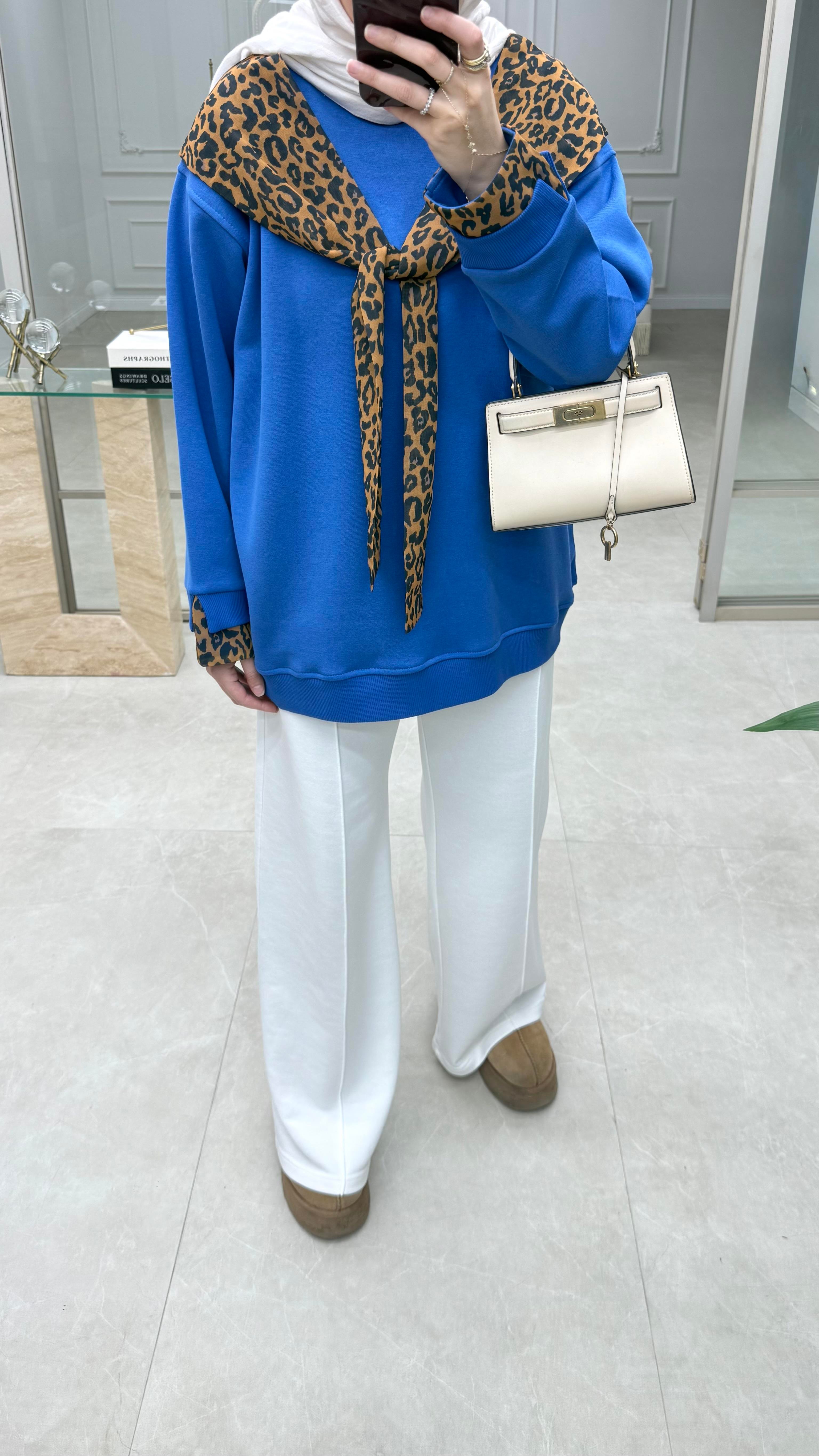 Leopar Fularlı Sweatshirt Saks