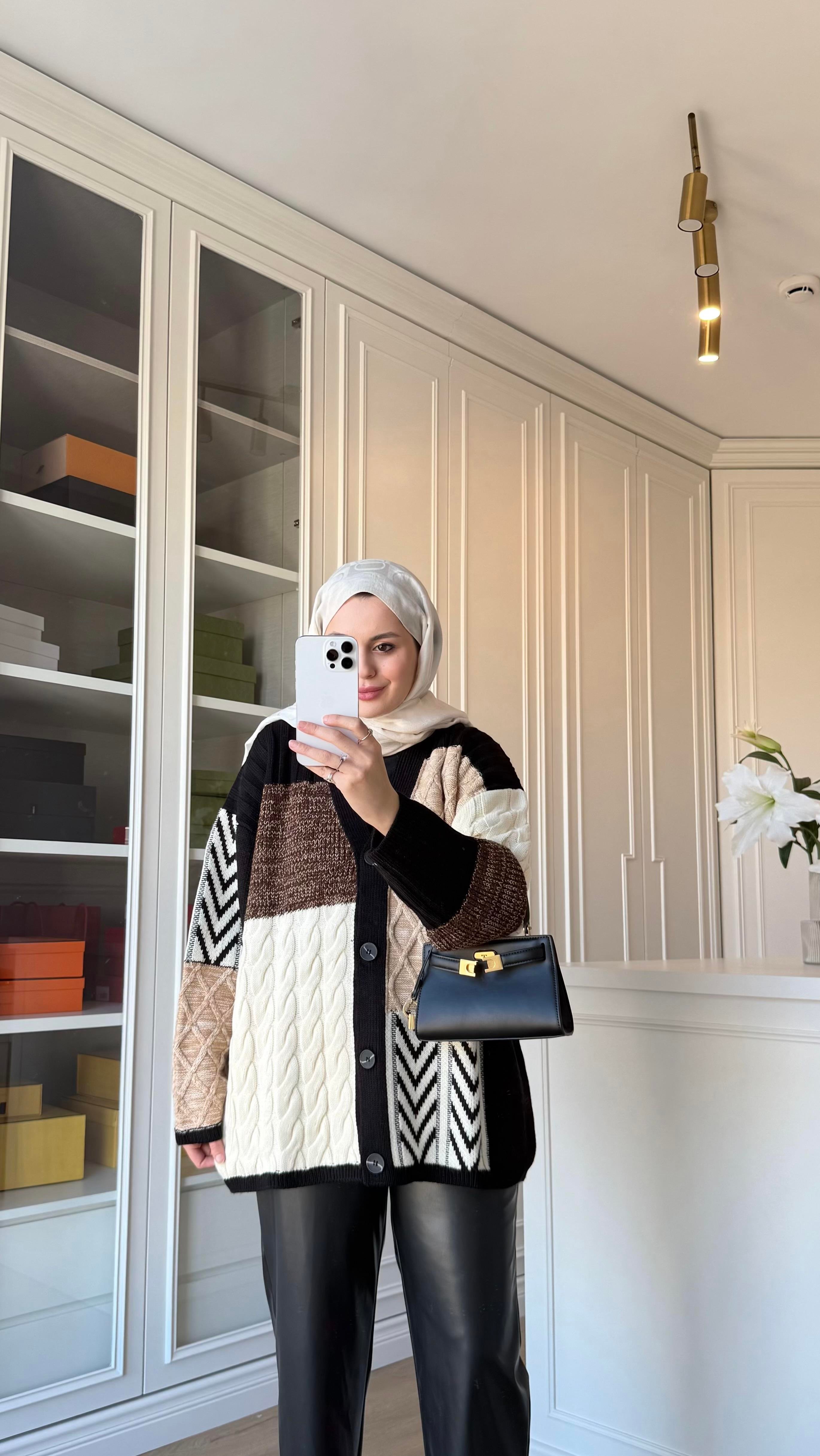 Mia Hırka Siyah