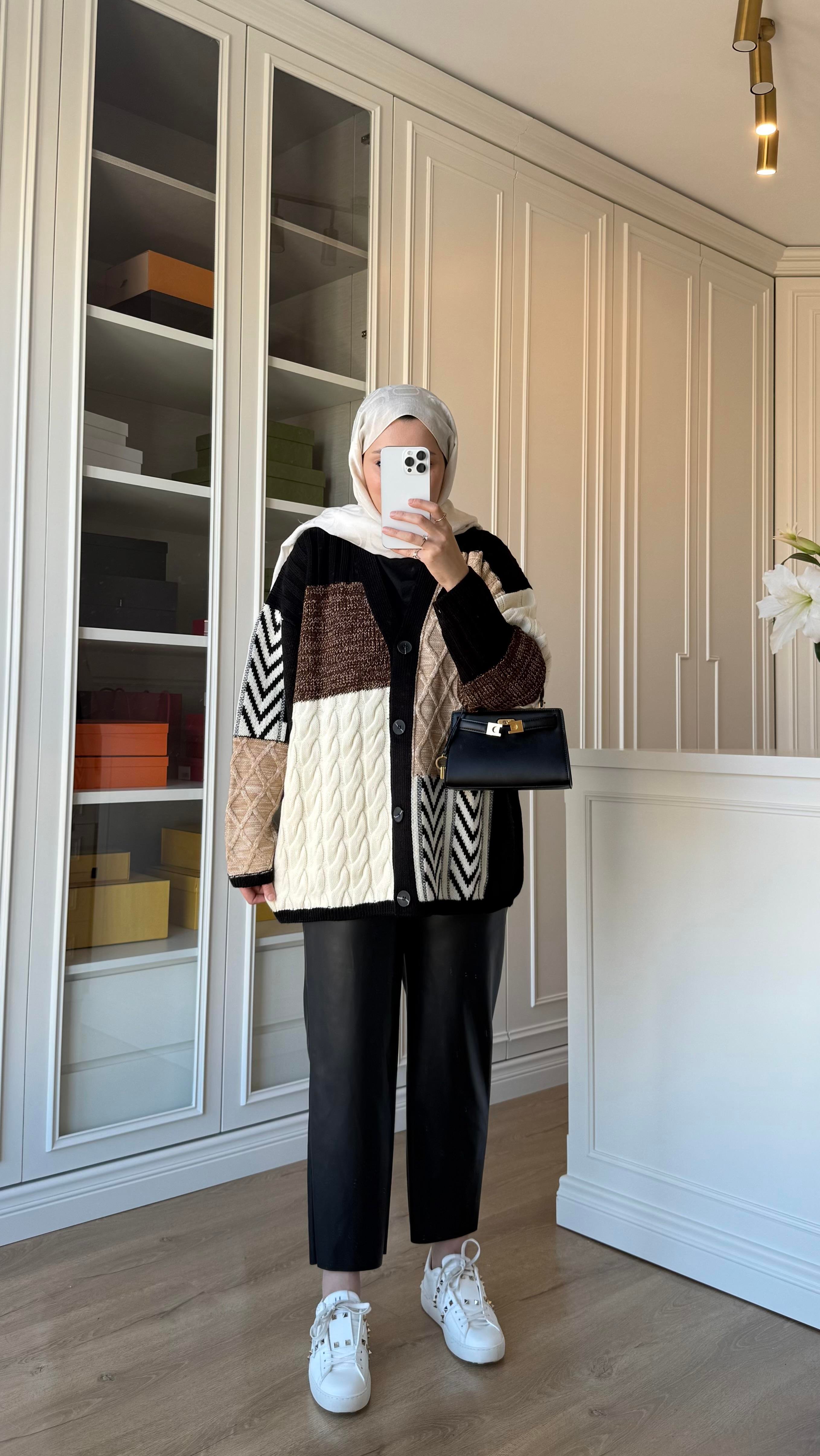 Mia Hırka Siyah