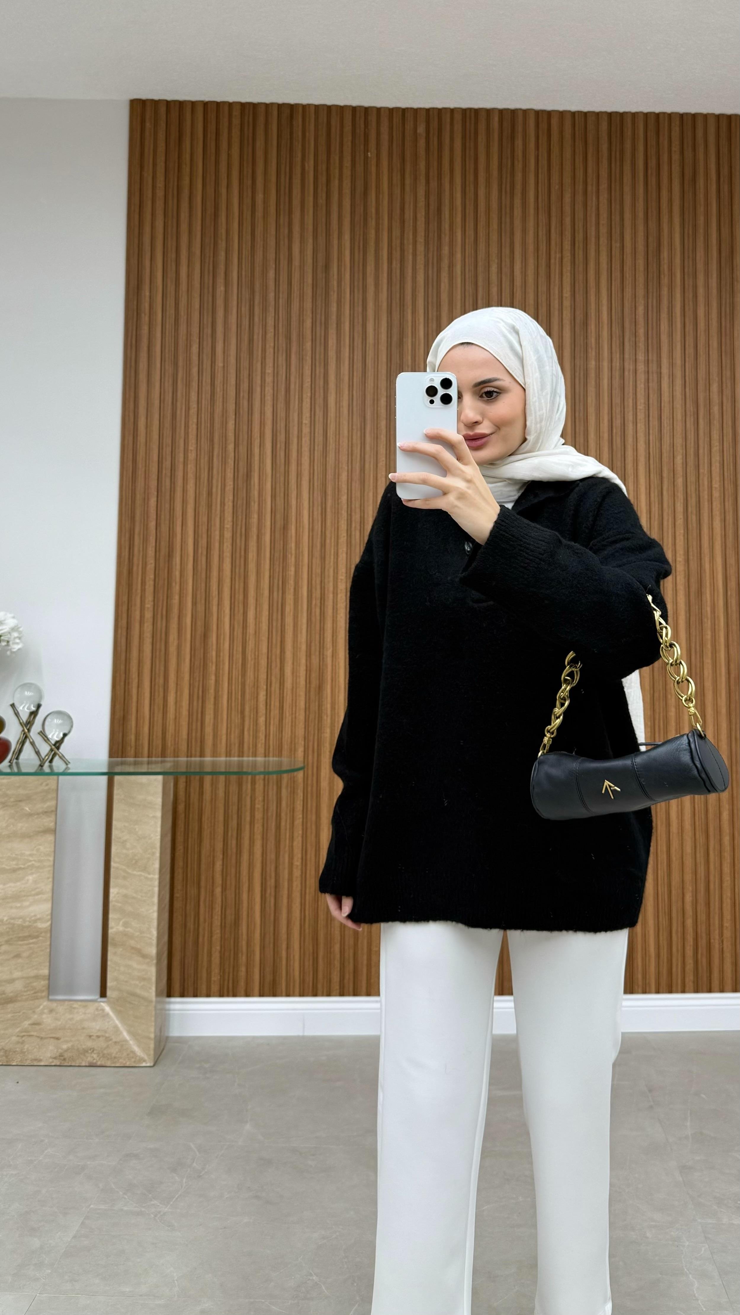 Önden Düğmeli Triko Siyah