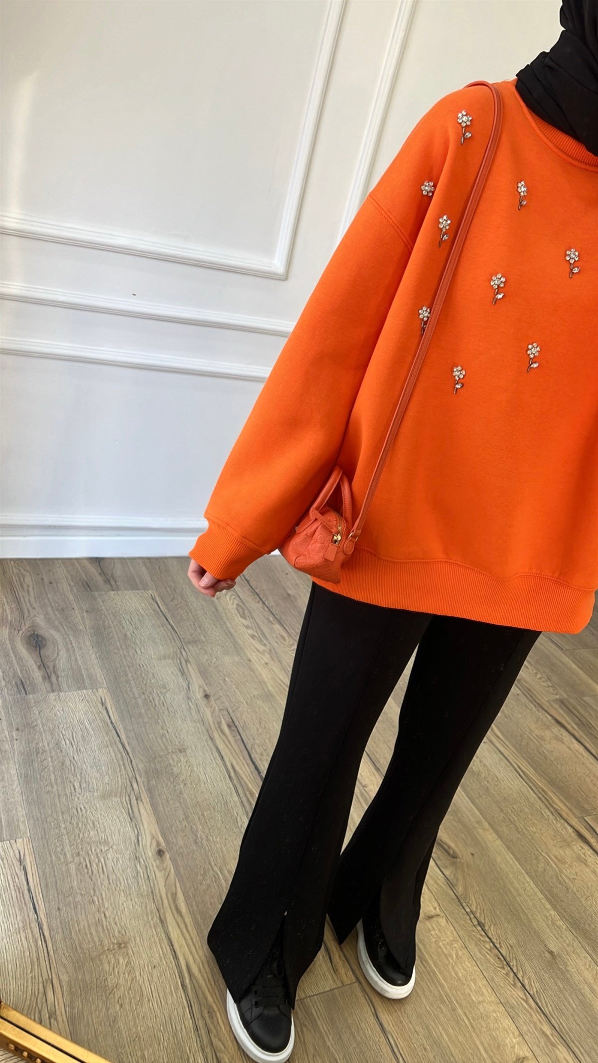 Turuncu - Taşlı Sweatshirt 