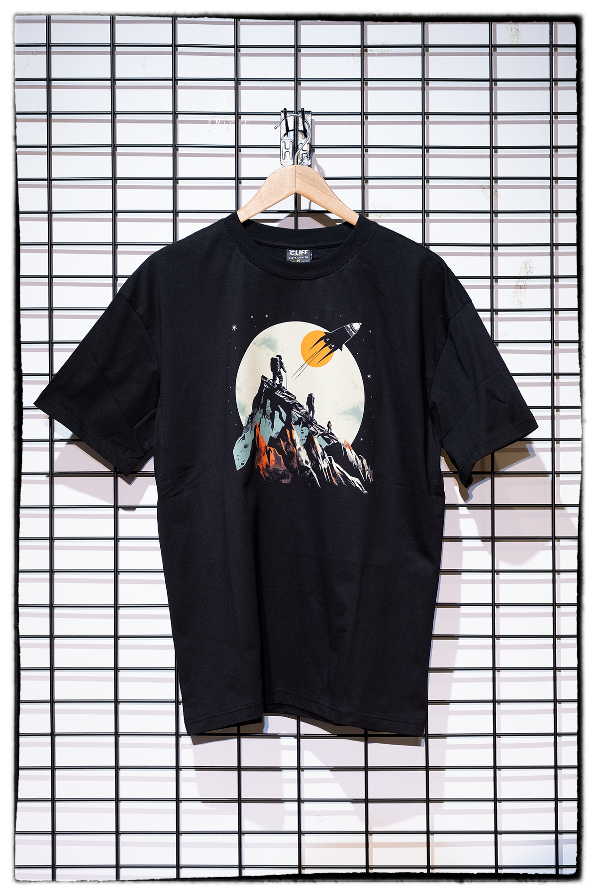 Cliff Lunatic Tişört - Rahat Kesim, %100 Pamuk