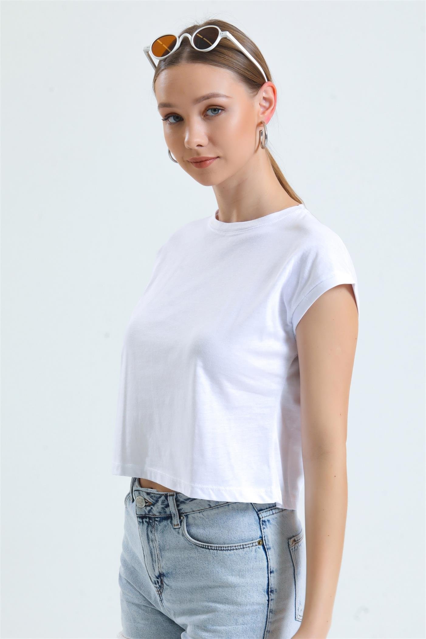 Bisiklet Yaka Yarasa Kollu Basic Crop Tişört - Beyaz
