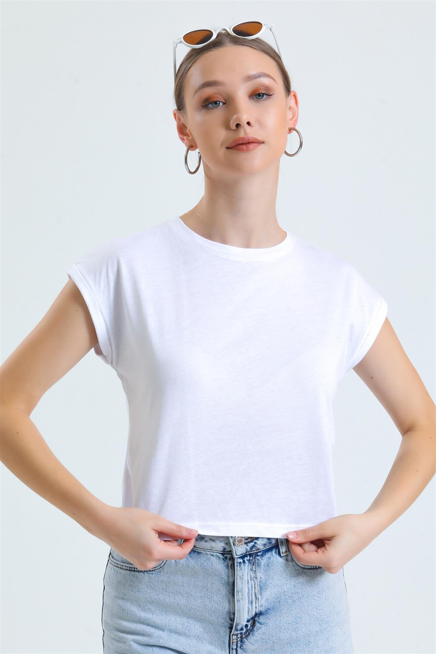 Bisiklet Yaka Yarasa Kollu Basic Crop Tişört - Beyaz