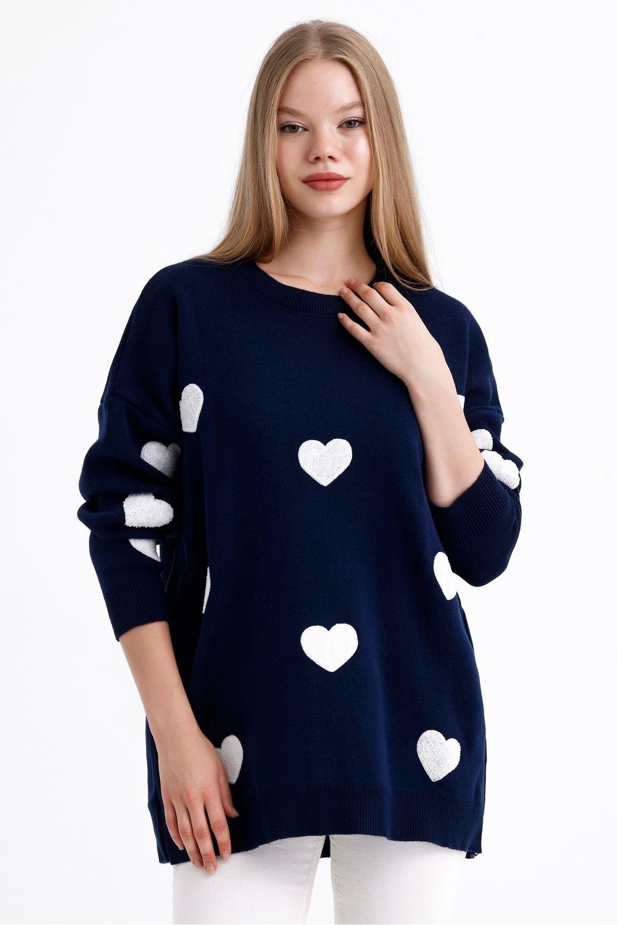 Kalp Desenli Bisiklet Yaka Oversize Triko Kazak - Lacivert