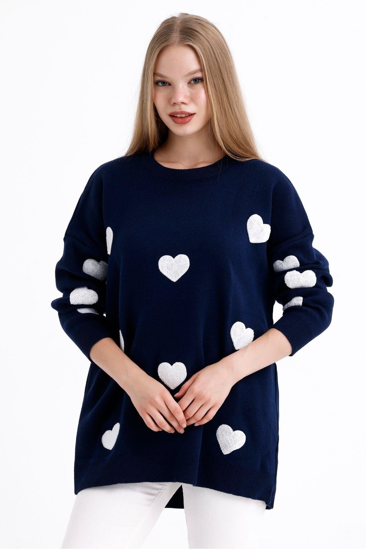 Kalp Desenli Bisiklet Yaka Oversize Triko Kazak - Lacivert