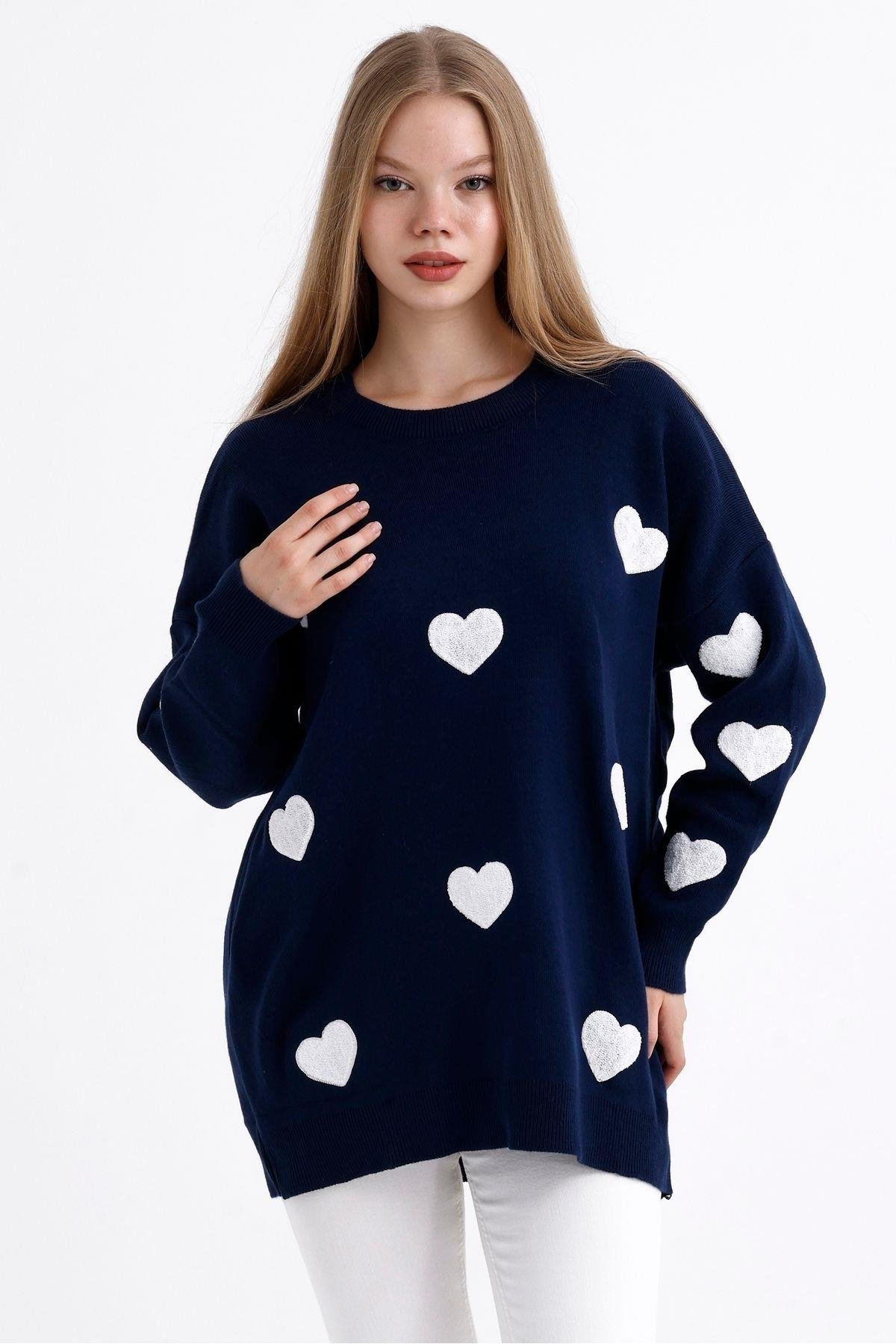 Kalp Desenli Bisiklet Yaka Oversize Triko Kazak - Lacivert