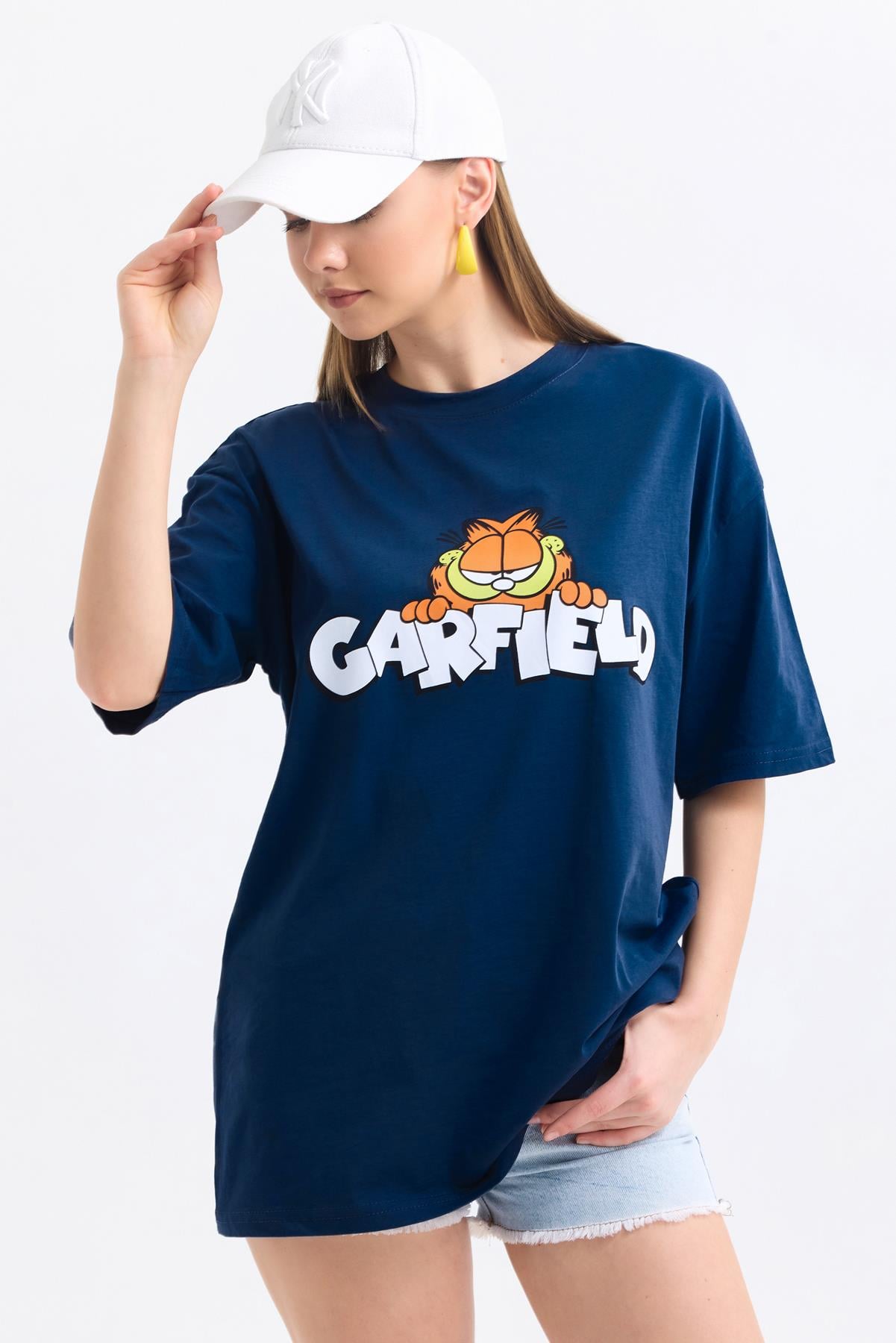 Ön Ve Sırt Garfield Family Baskılı Pamuklu Oversize Tişört - Lacivert