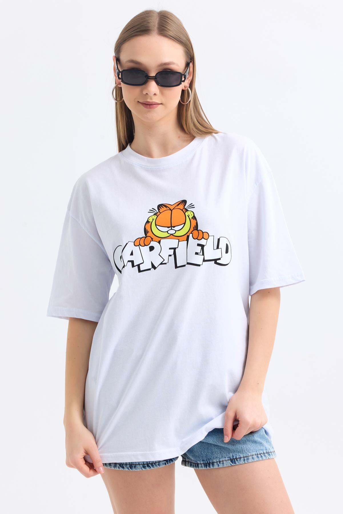 Ön Ve Sırt Garfield Family Baskılı Pamuklu Oversize Tişört - Beyaz