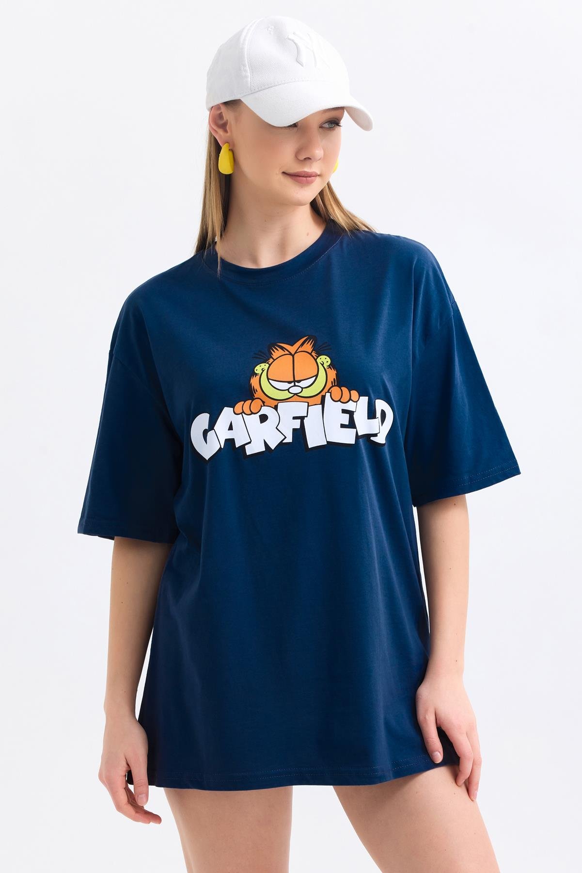 Ön Ve Sırt Garfield Family Baskılı Pamuklu Oversize Tişört - Lacivert