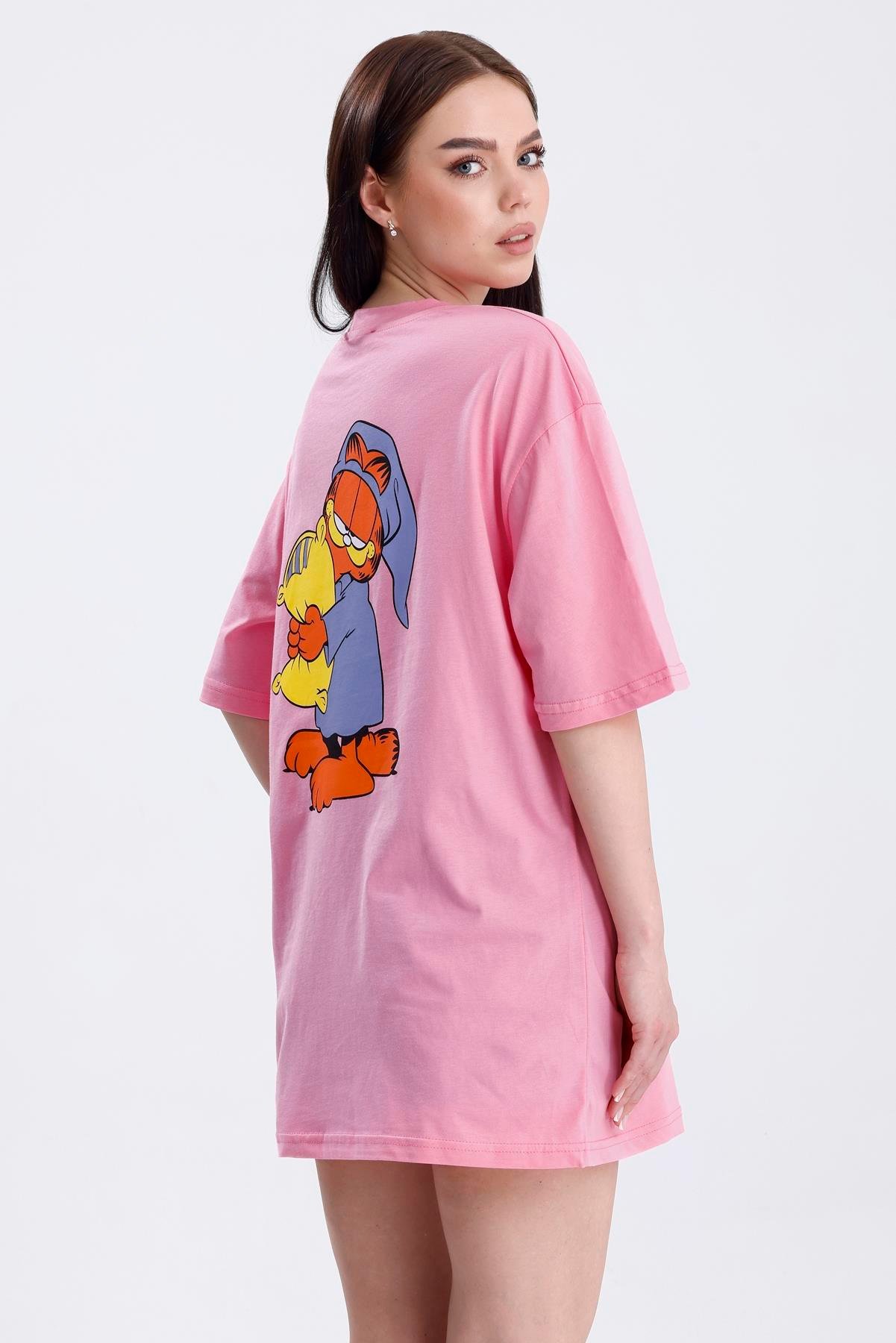 Ön Ve Sırt Uykucu Garfield Baskılı Pamuklu Oversize Tişört - Pembe