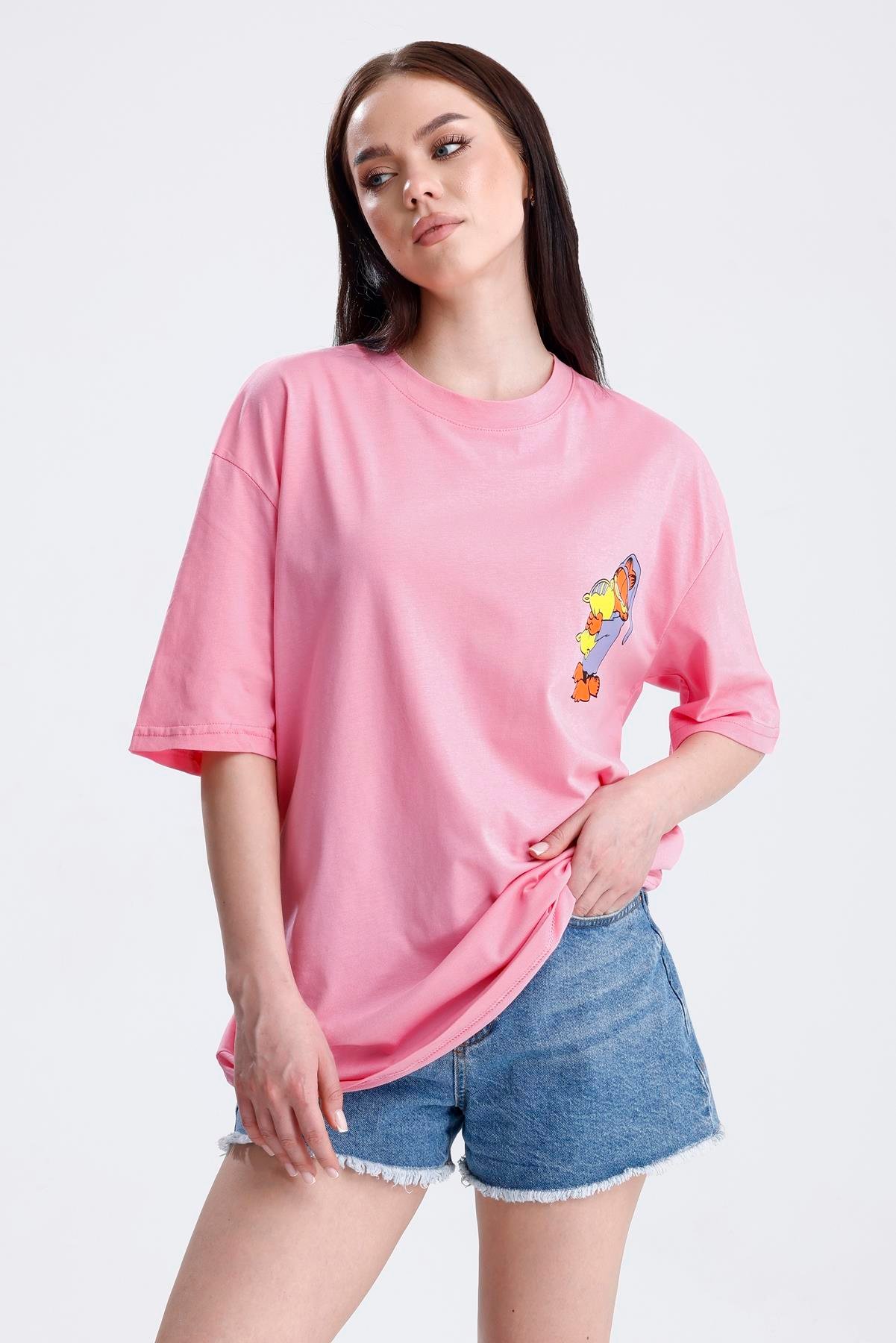 Ön Ve Sırt Uykucu Garfield Baskılı Pamuklu Oversize Tişört - Pembe