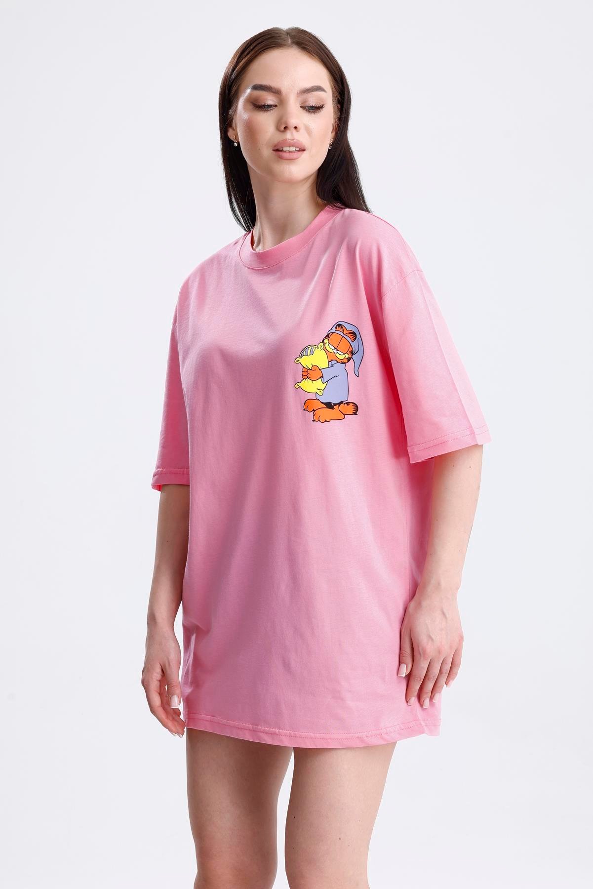 Ön Ve Sırt Uykucu Garfield Baskılı Pamuklu Oversize Tişört - Pembe