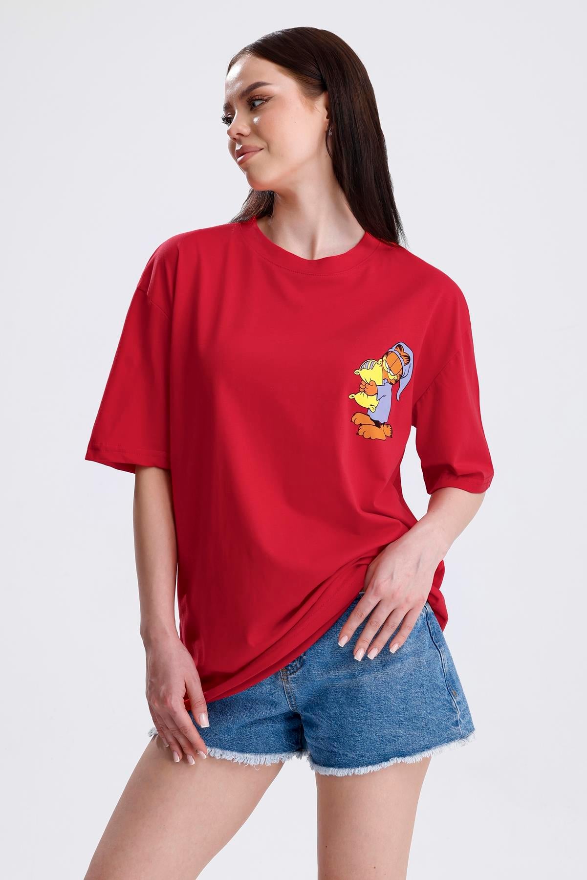 Ön Ve Sırt Uykucu Garfield Baskılı Pamuklu Oversize Tişört - Kırmızı
