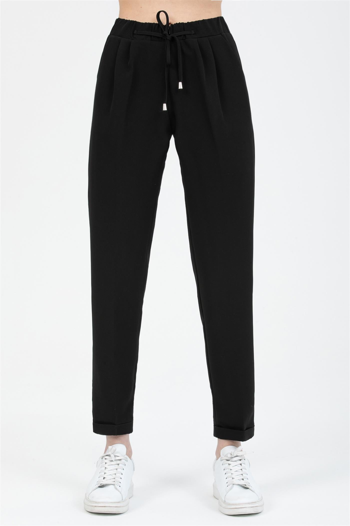 Önden Gizli Fermuarlı Pileli Duble Paça Cepli  Havuç Pantolon - Siyah  