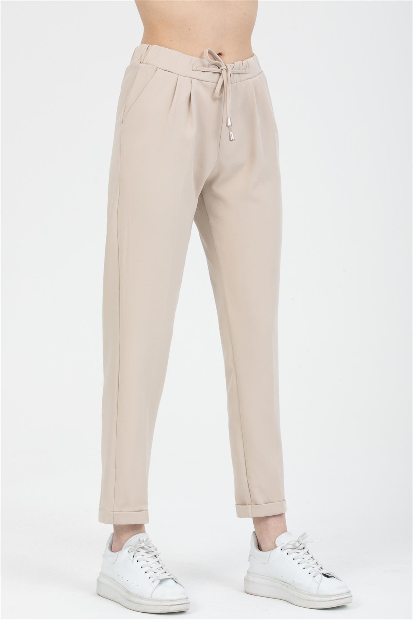 Önden Gizli Fermuarlı Pileli Duble Paça Cepli  Havuç Pantolon - Bej 
