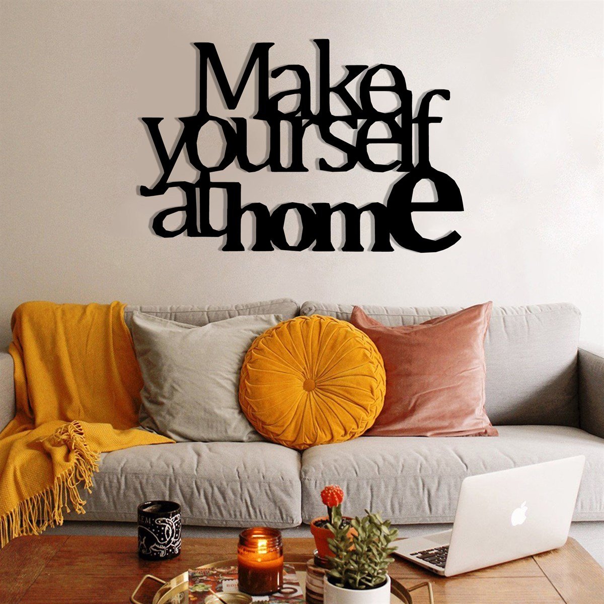 Make Yourself Texte Mural
