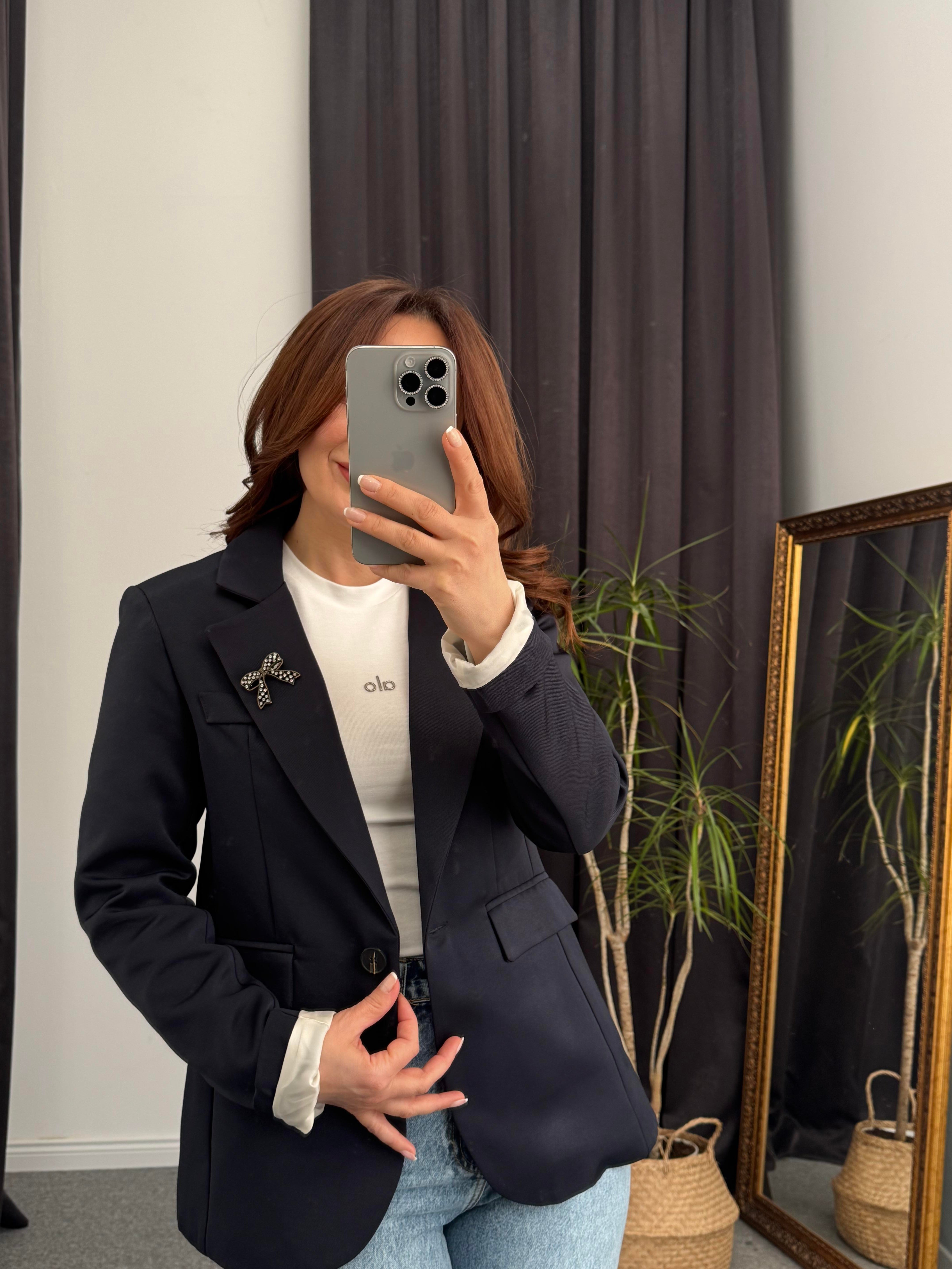 Broşlu Dar Kesim Ceket Lacivert