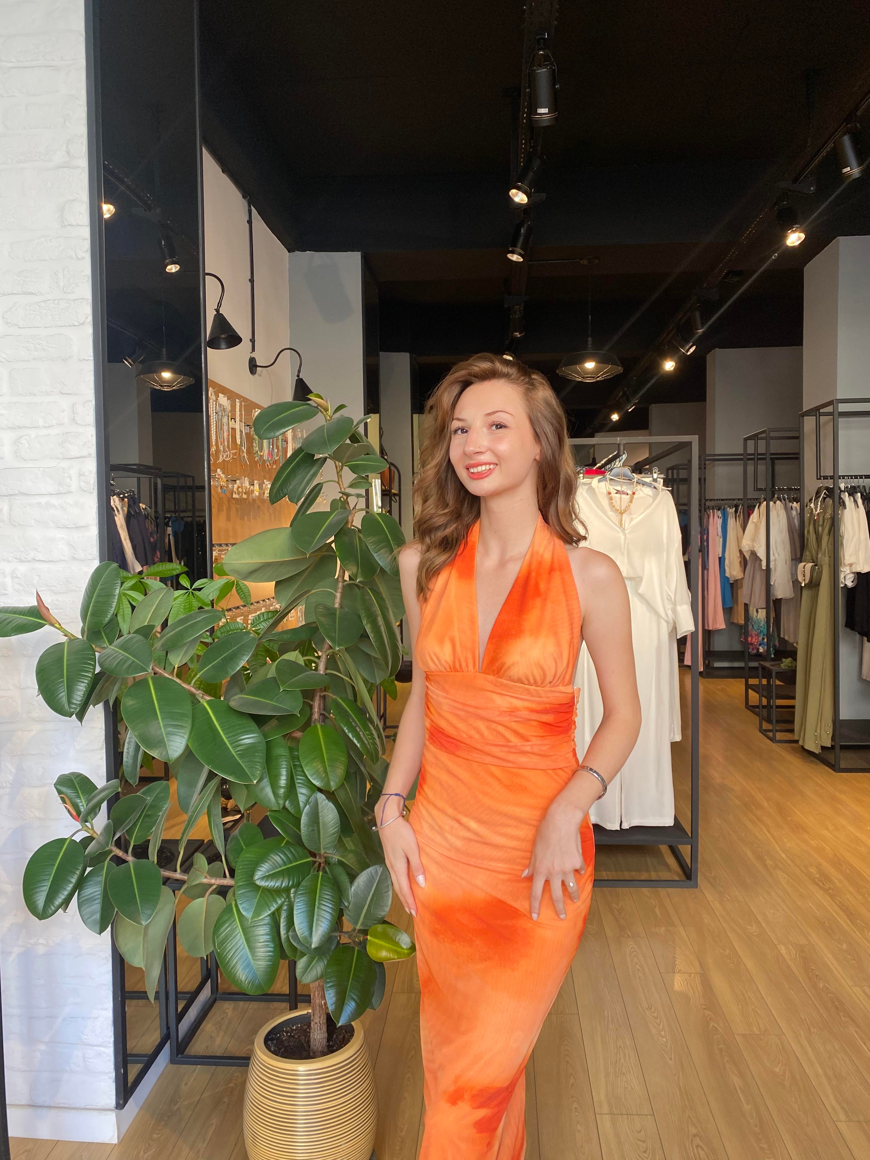 Sirt Dekolteli Tul Elbise 