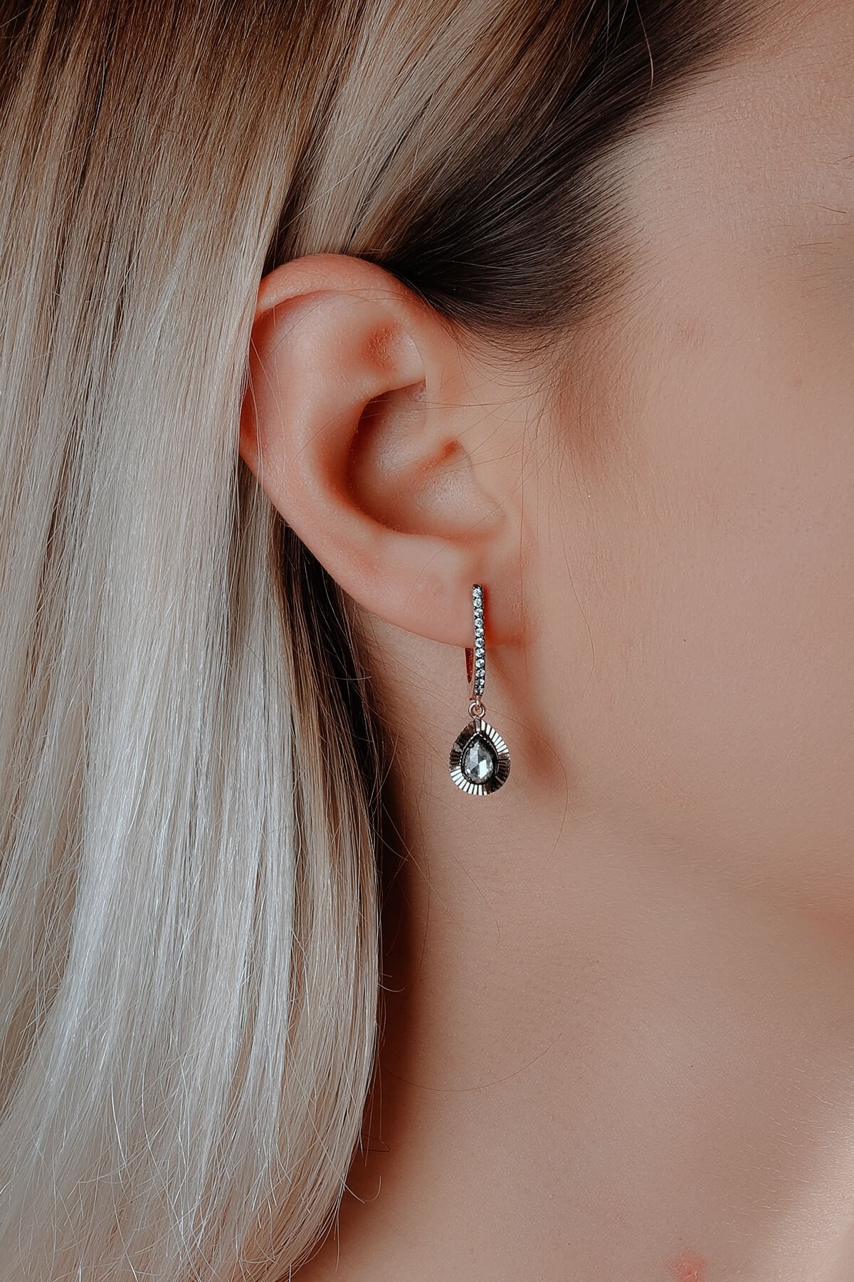 ALYANAKLAR ELMAS MONTÜRLÜ SWAROVSKİ TAŞLI SARI ALTIN TAKIM Düğün Setleri