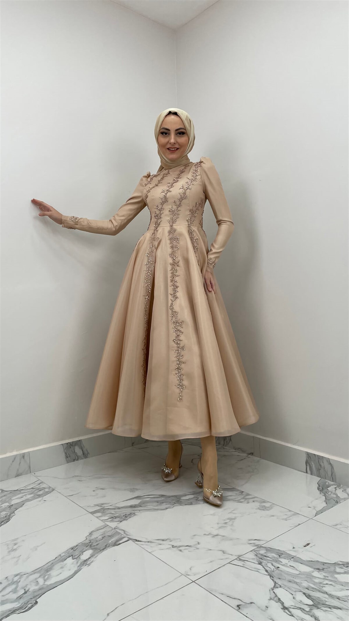 0007 M Tasarım Elbise