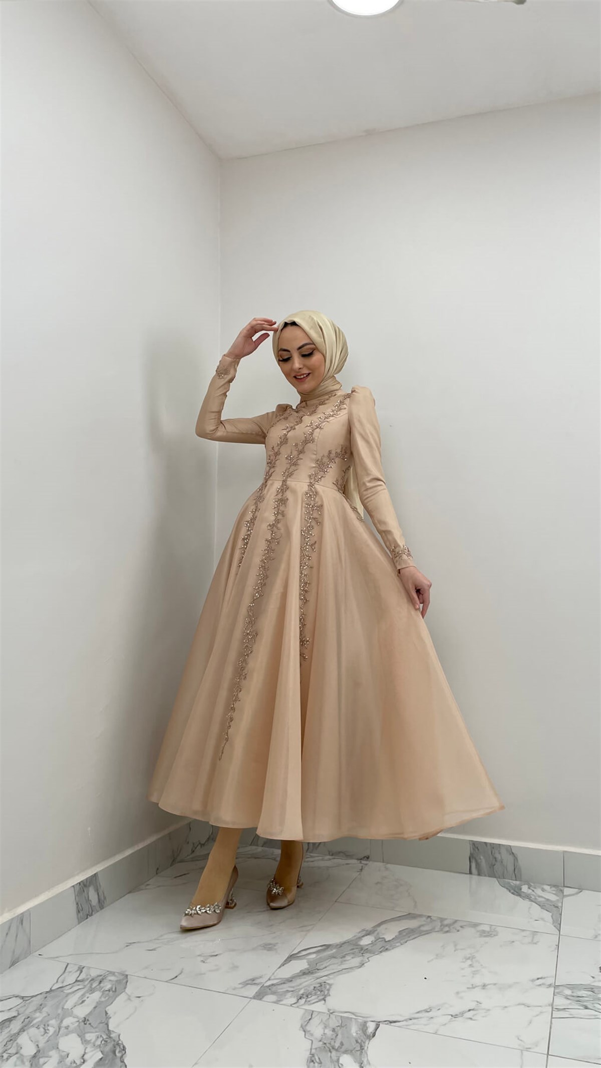 0007 M Tasarım Elbise