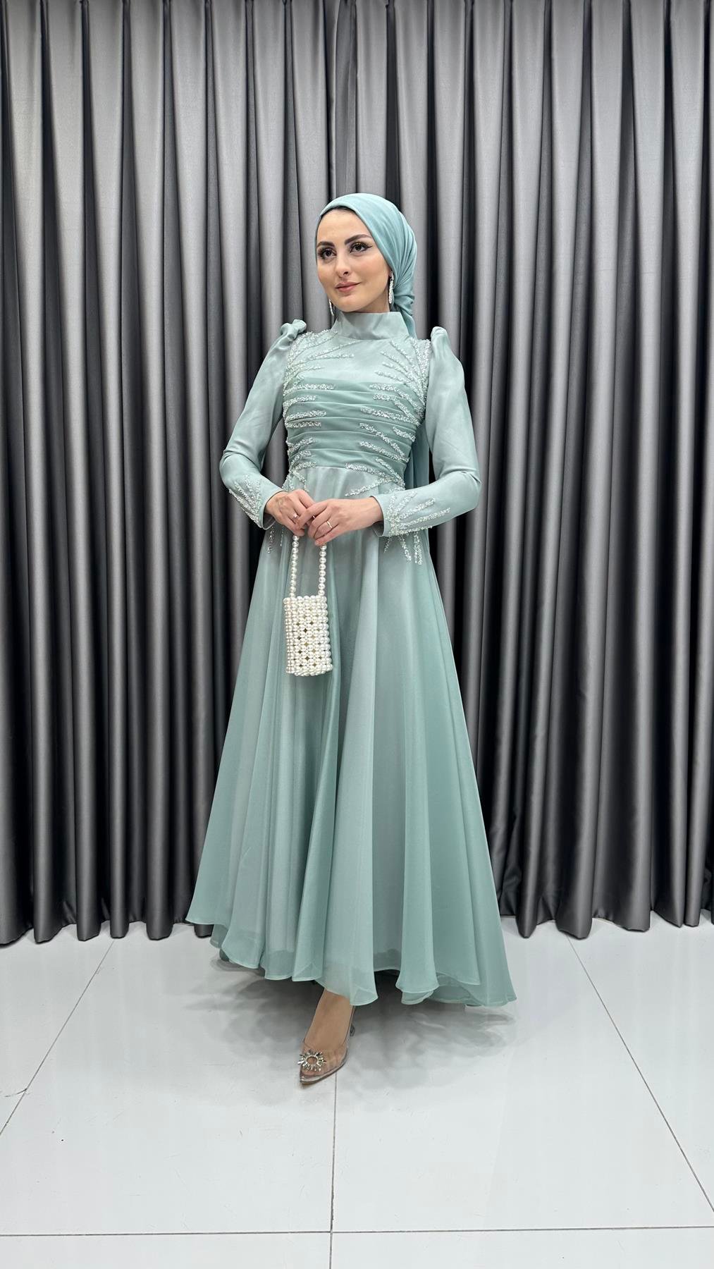 024 Ceren Abiye-Mint