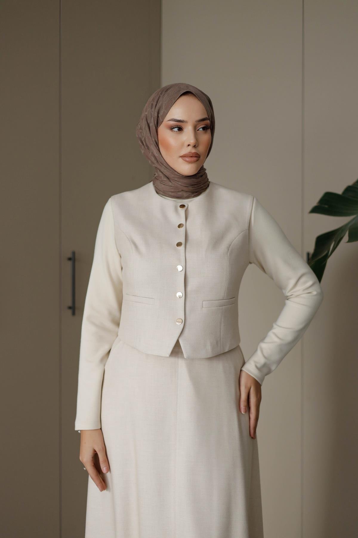 1355 Anna Takım-Bej