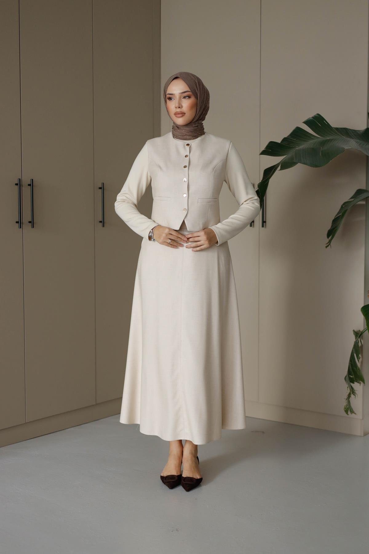 1355 Anna Takım-Bej