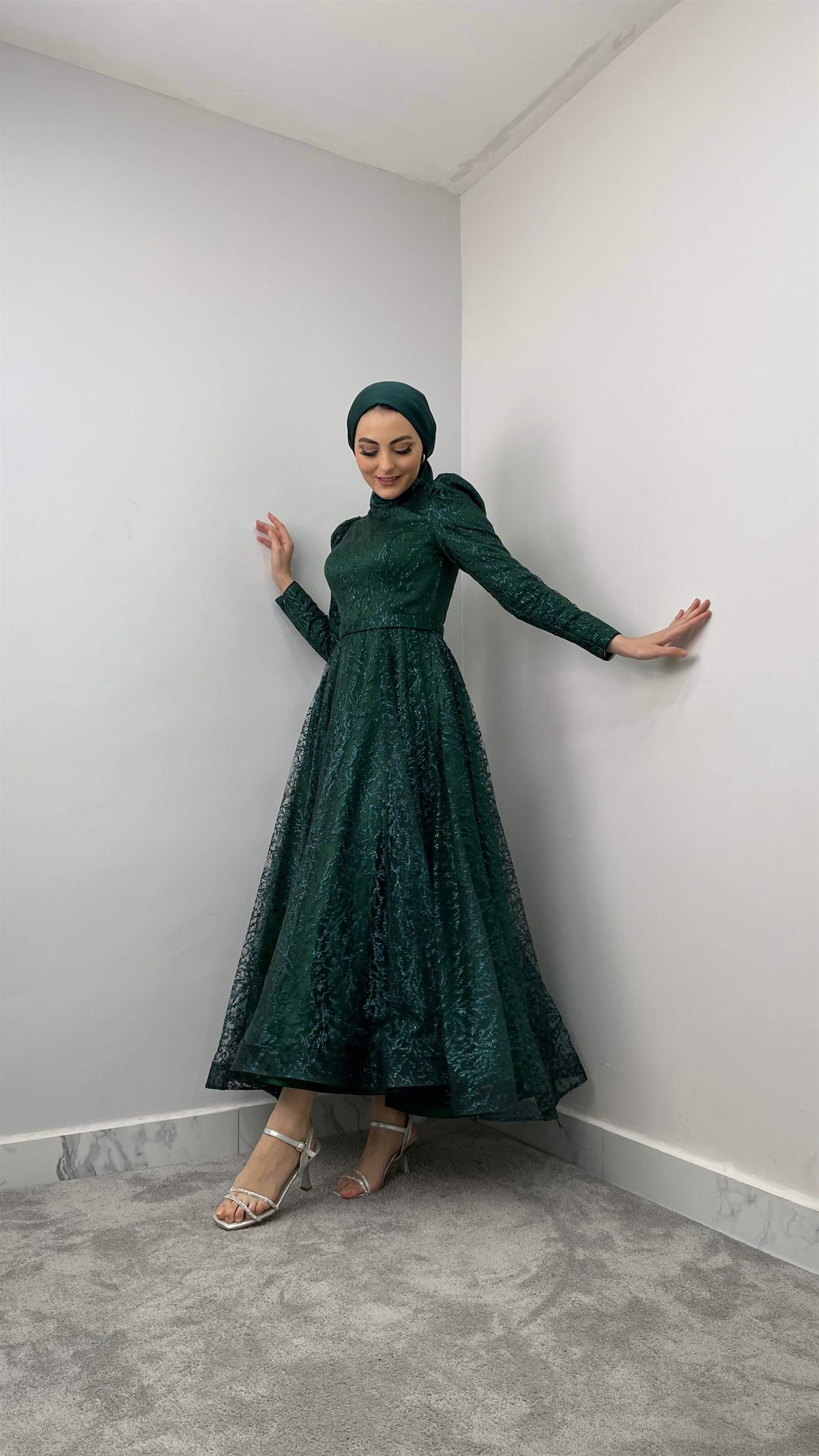 4379 Hennin Bayan Abiye