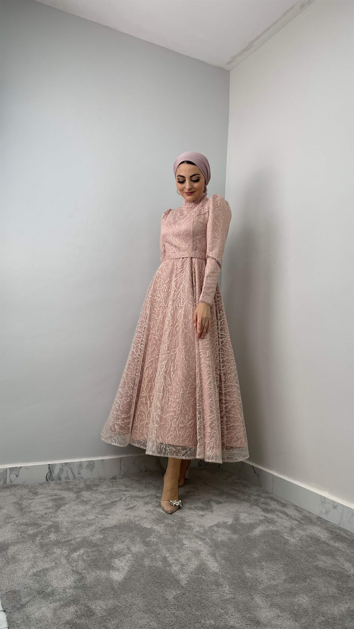 4379 Hennin Bayan Abiye