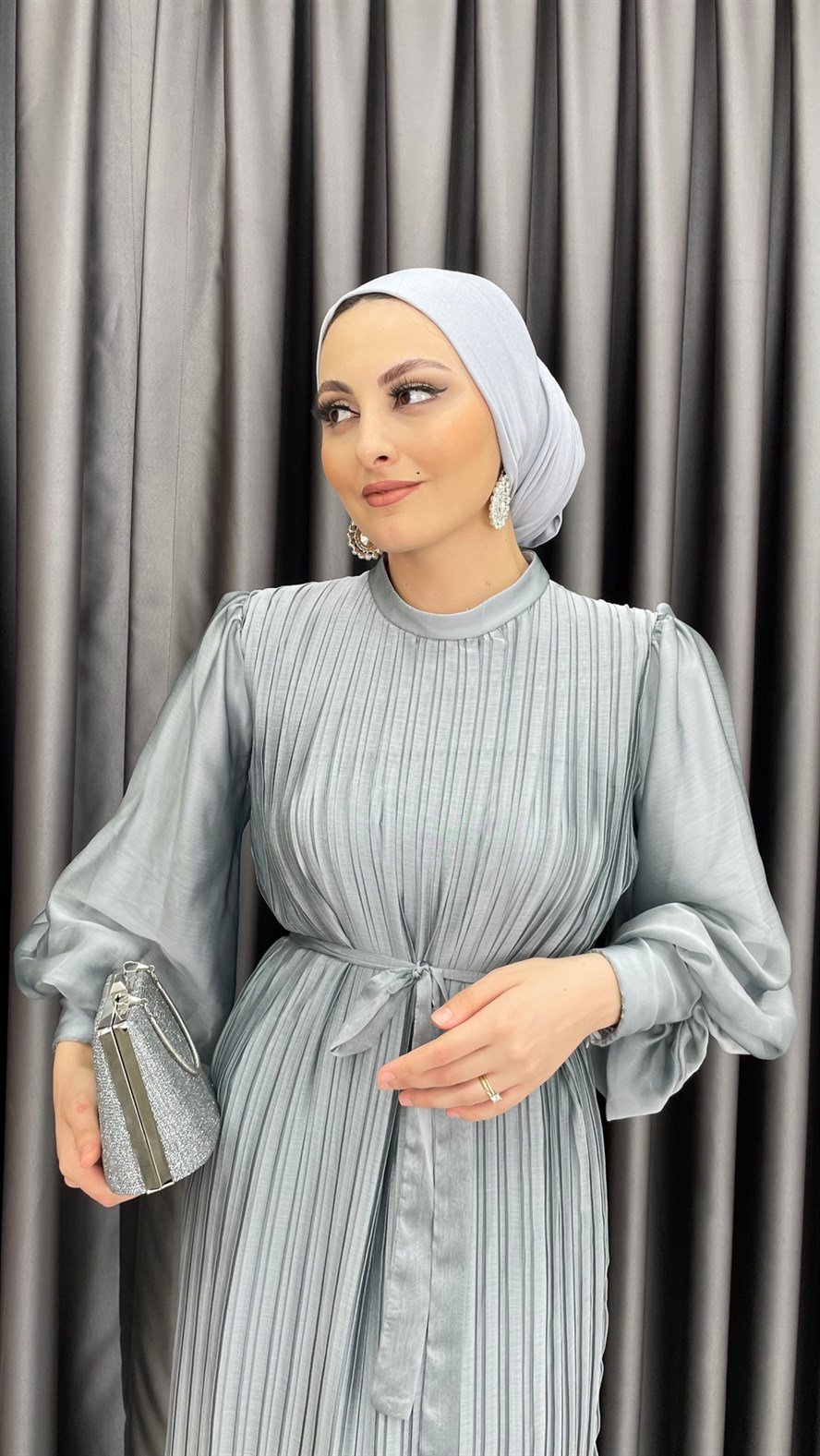 4541 R – Piliseli Balon Kol Şifon Kumaş Abiye-Gri