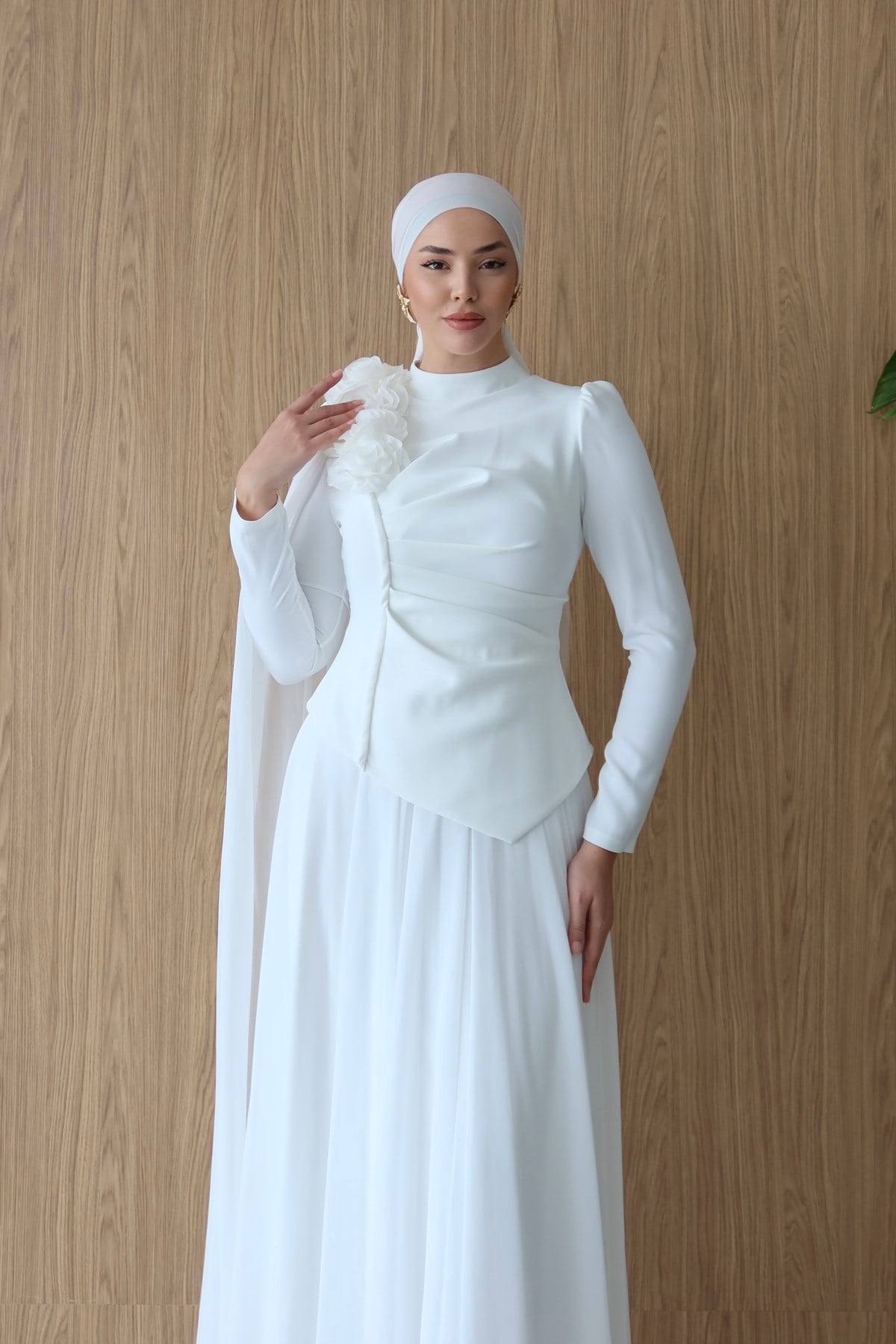 4580 T Olivia Abiye-Beyaz