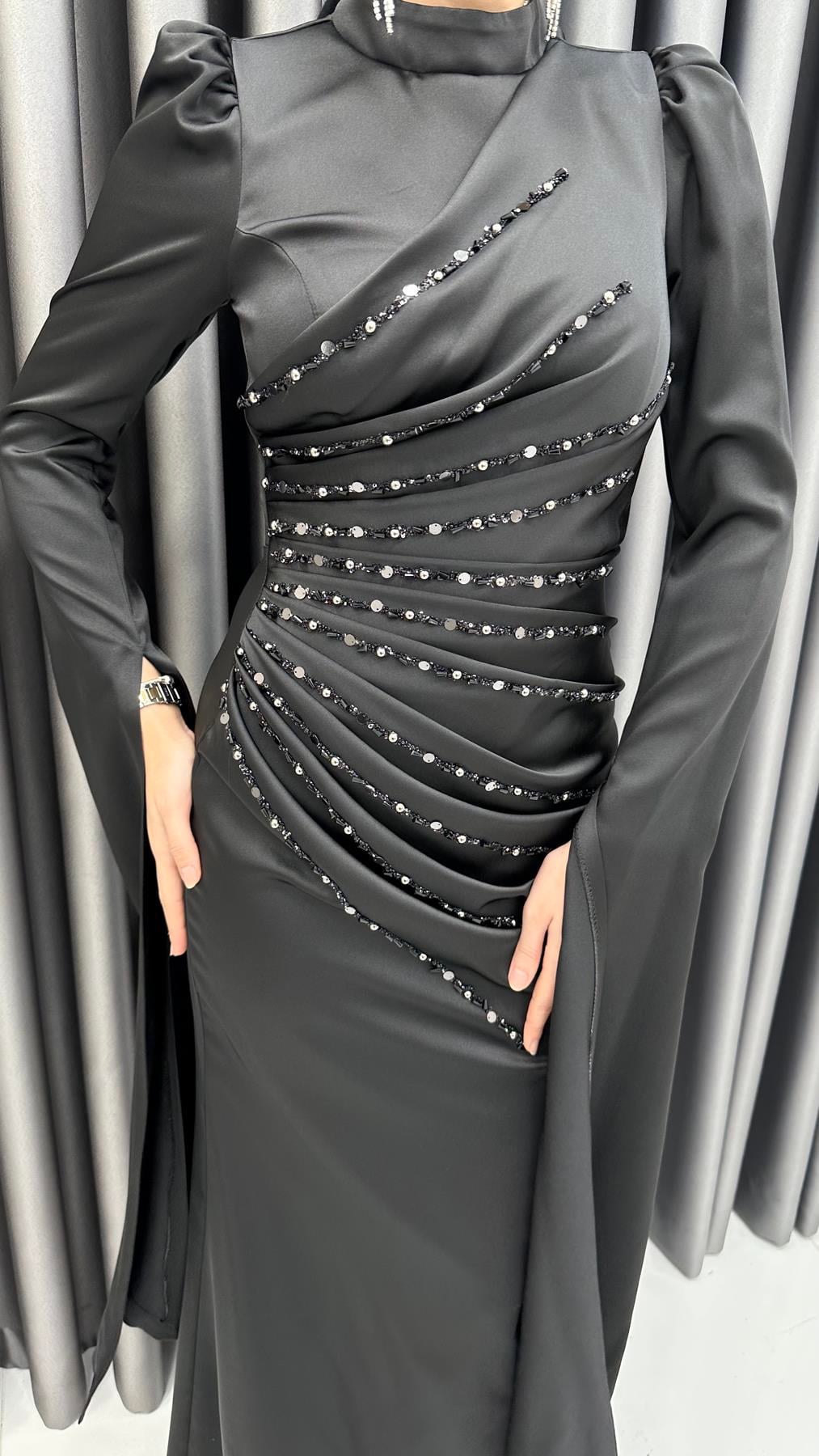 4977 Nilda Abiye-Siyah