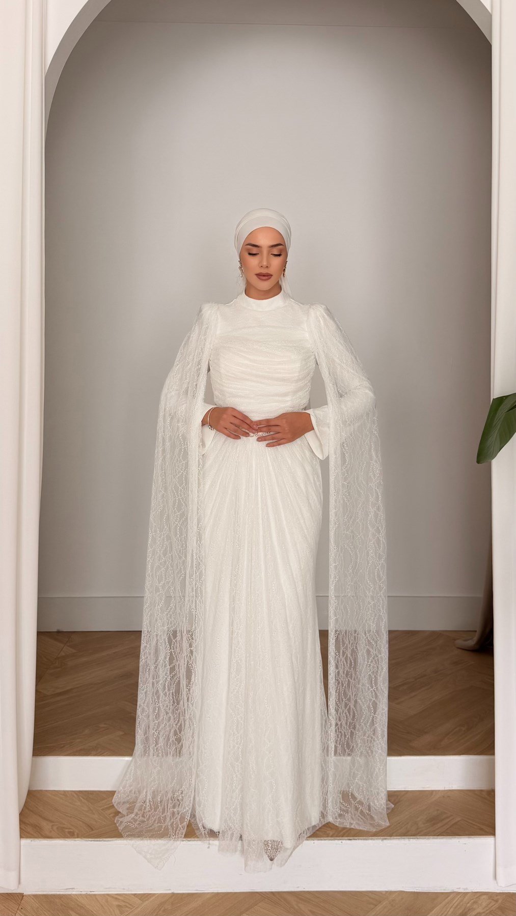 5157 H Sofia Abiye-Beyaz