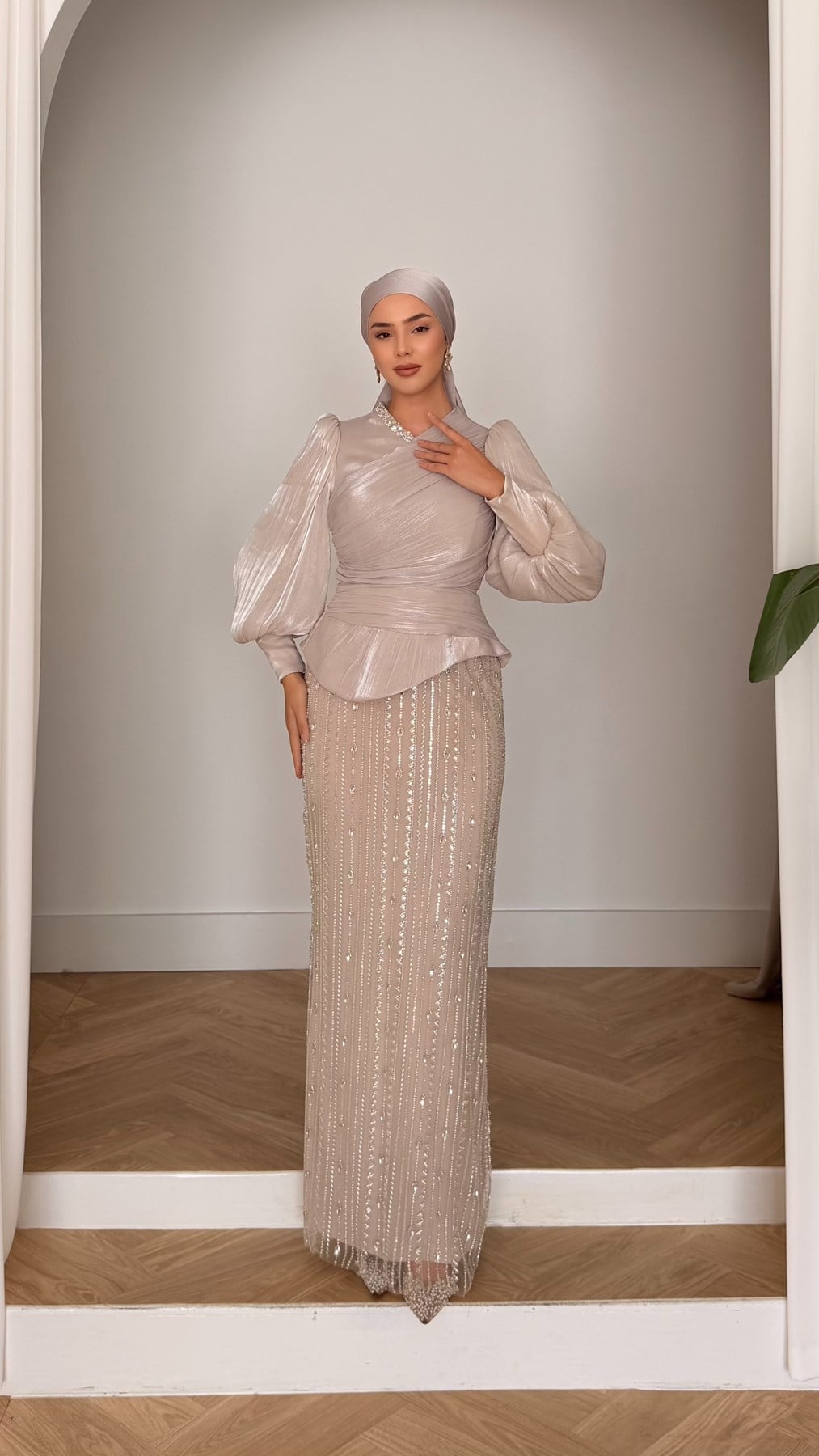 5181 H Tilda Abiye-Bej