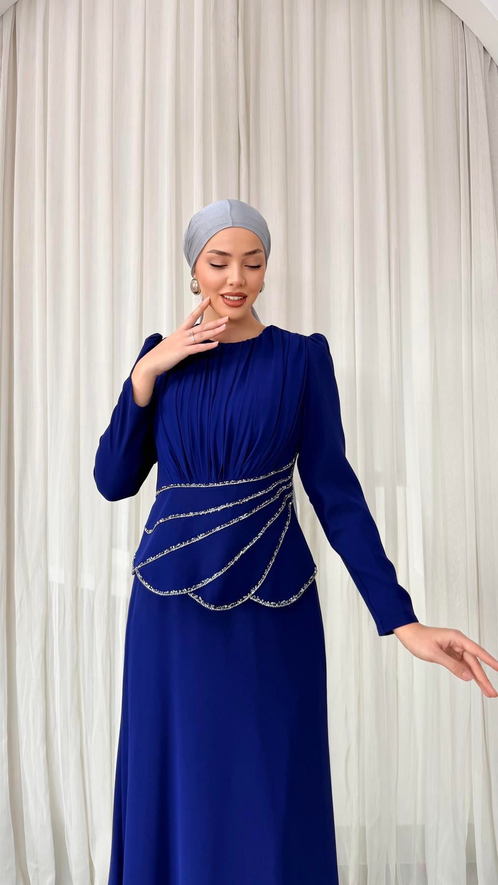 841 G Niran Abiye-Saks Mavi