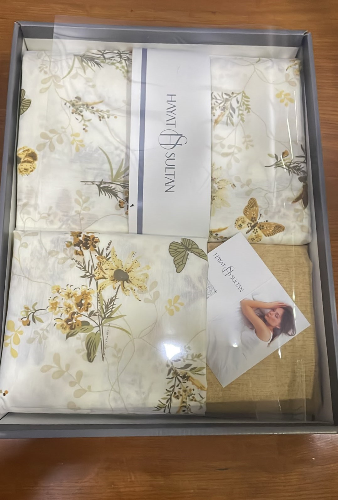 Çift Kişilik Desenli Krem Yastıklı Nevresim Takımı HÇ05 200x220