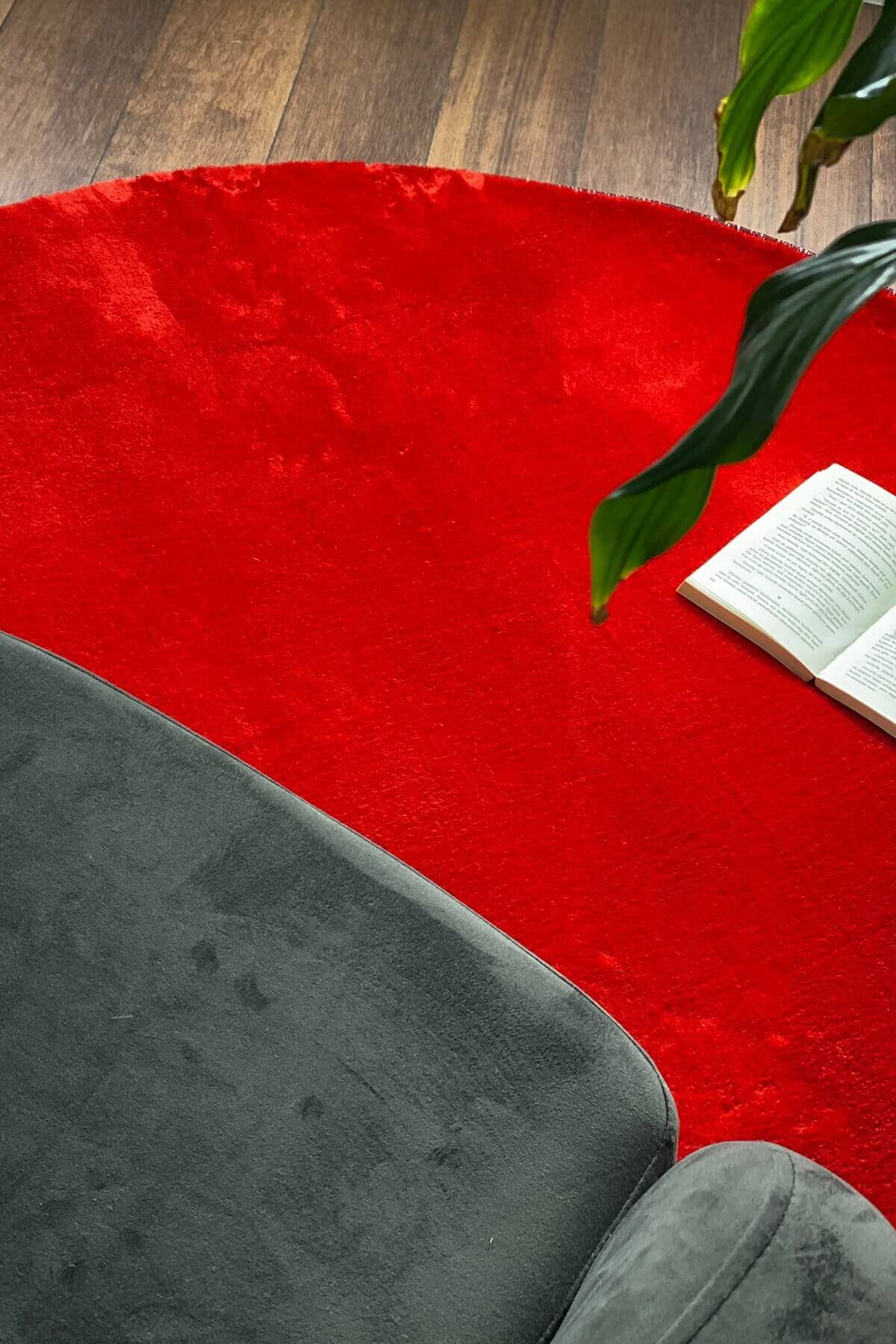 Kırmızı Yuvarlak Peluş Halı
