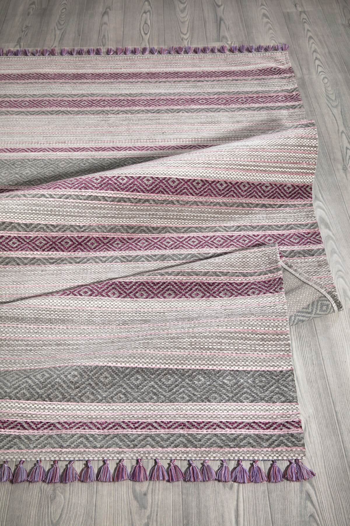 Lila Kaymaz Tabanlı Kilim