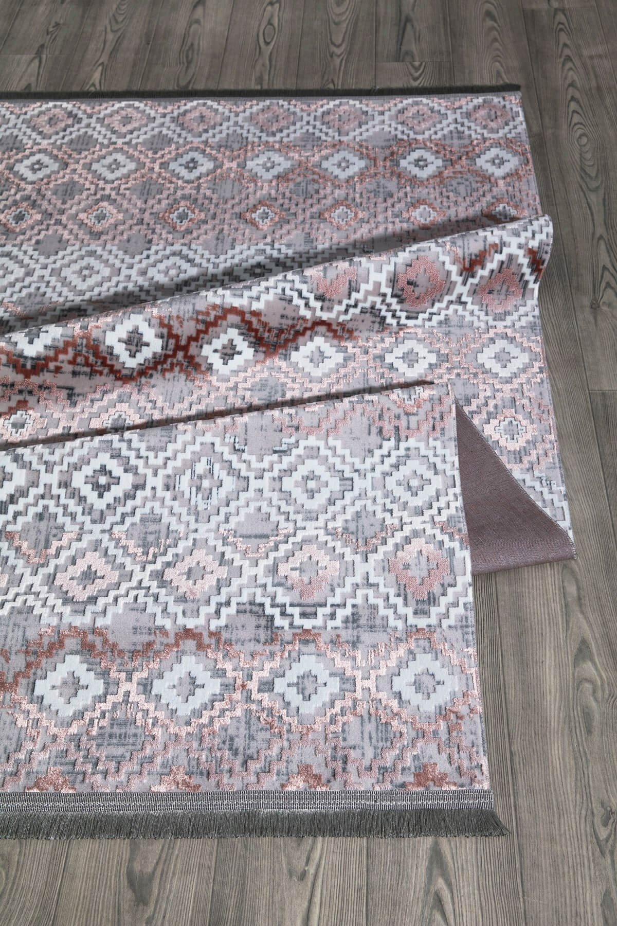 Pudra Parlak Yüzeyli Dekoratif Halı
