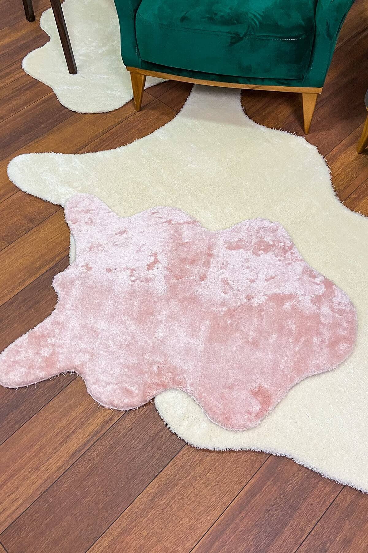 Pudra Post Peluş Halı