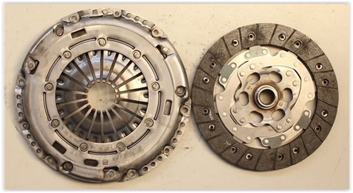 YEDEK PARÇADEBRIYAJ SETİ 04C141015L VW GOLF7-A3-LEON-OCTAVIA 17- CHZC-CHZD-DKRF 1,0 TSİ SACHS SCH 3000 950 099SACHSSACHS 3000950099