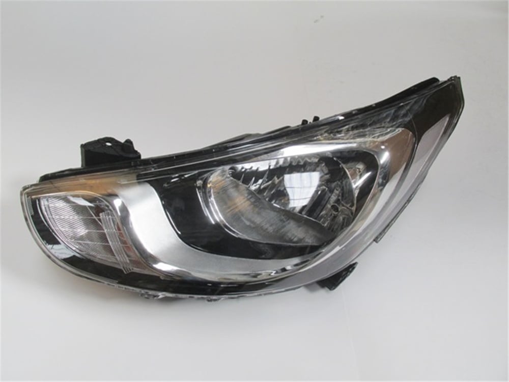 YEDEK PARÇAHyundaı Accent- Blue- 11/14 Far Lambası Sol Manuel/Beyaz Reflektörlü Ledsiz (H4) (5Pin) -MEYDAN596-1002A