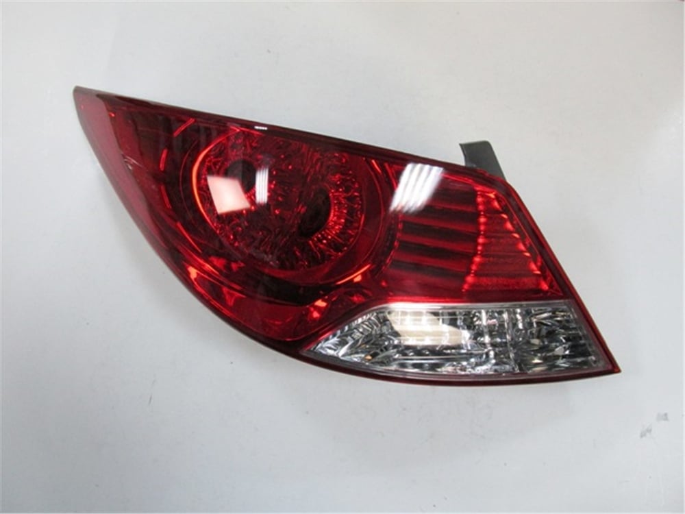 YEDEK PARÇAHyundaı Accent- Blue- 11/18 Stop Lambası Sol Kırmızı/Beyaz 92401-1R030MEYDAN596-1502