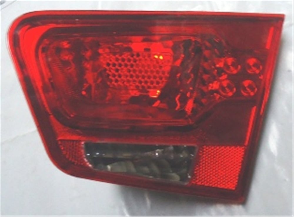 YEDEK PARÇAKıa Cerato- 10/11 İç Stop Lambası Sağ Kırmızı/Beyaz 92402-2F311MEYDAN729-1511