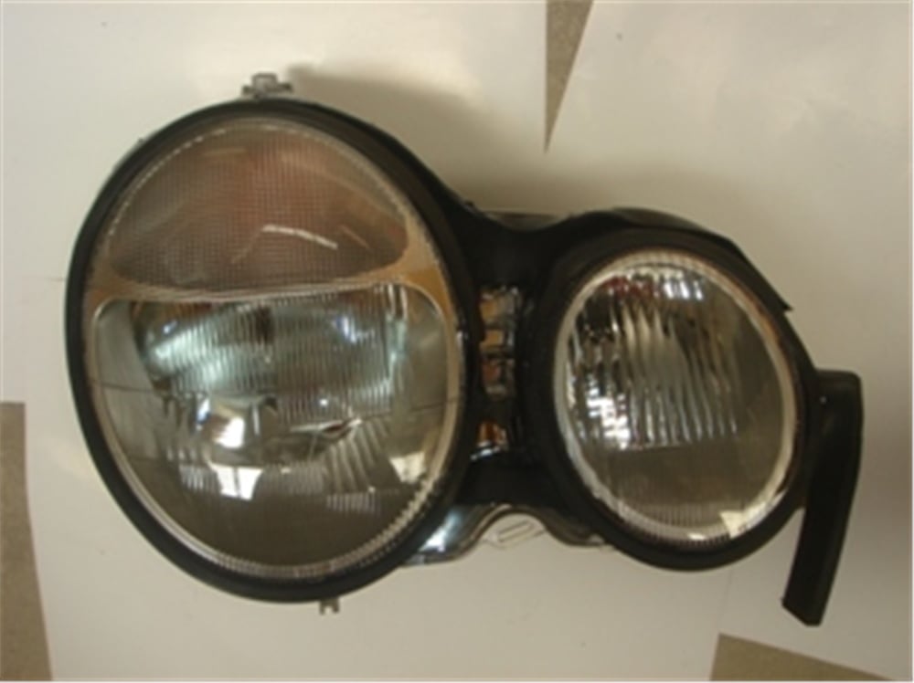 YEDEK PARÇAMercedes E Class- W210- 96/99 Far Lambası Sağ Vakum Ayarlı/Çizgili Camlı/4Pinli (H7/H7) 2108200461MEYDAN2150-1003