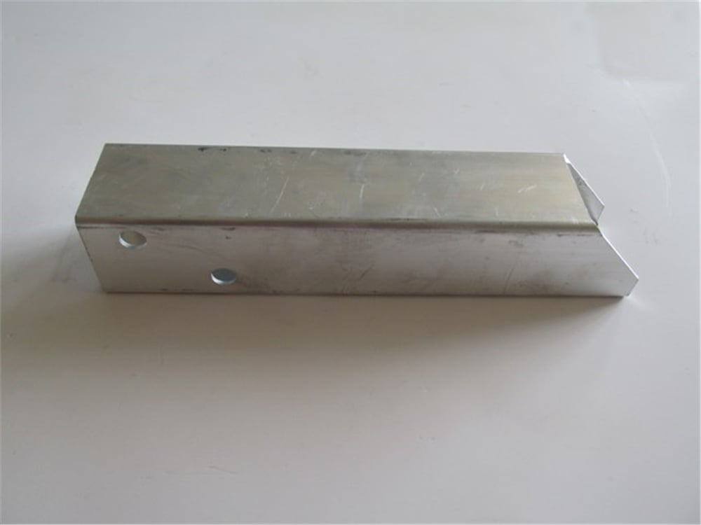YEDEK PARÇAMercedes Gla Class- X156- 14/17 Ön Panel Bağlantı Braketi (Küçük) Sağ/Sol Aynı (Adet) 2466260088MEYDAN2215-2371A