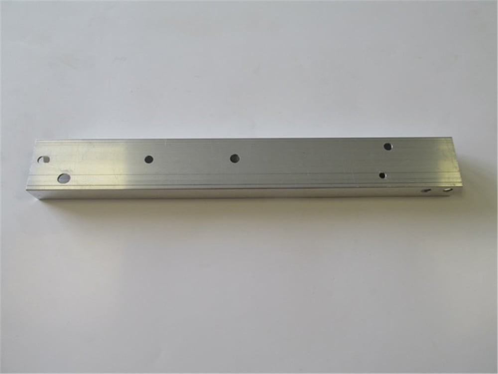YEDEK PARÇAMercedes Gla Class- X156- 14/17 Ön Panel Bağlantı Braketi Sol (Büyük) 2466280129MEYDAN2215-2372