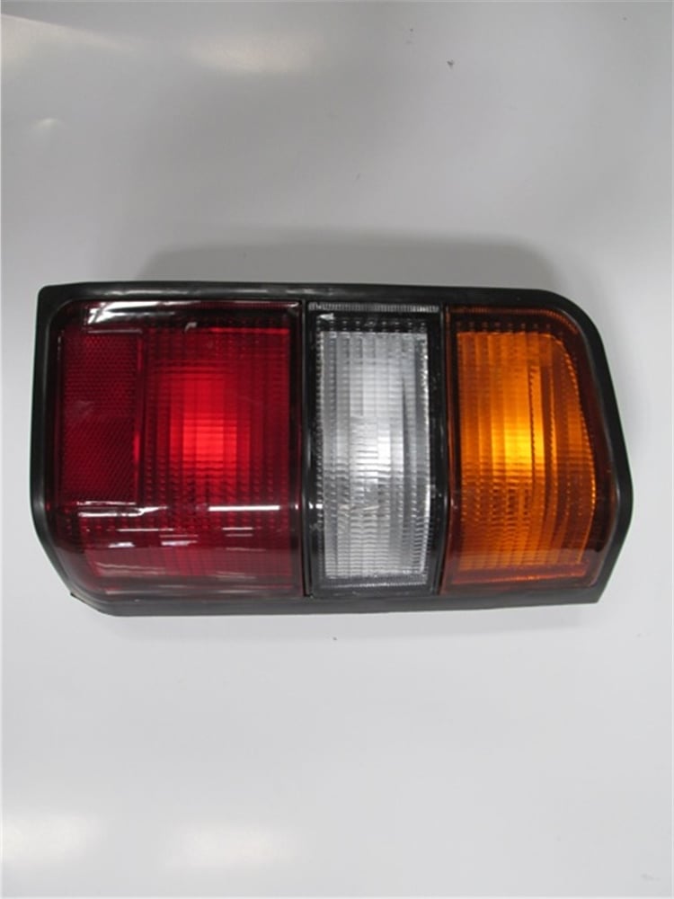 YEDEK PARÇAMıtsubıshı L300- Minibüs- 88/09 Stop Lambası Sağ Sarı/Beyaz/Kırmızı Mb527316MEYDAN147-1501